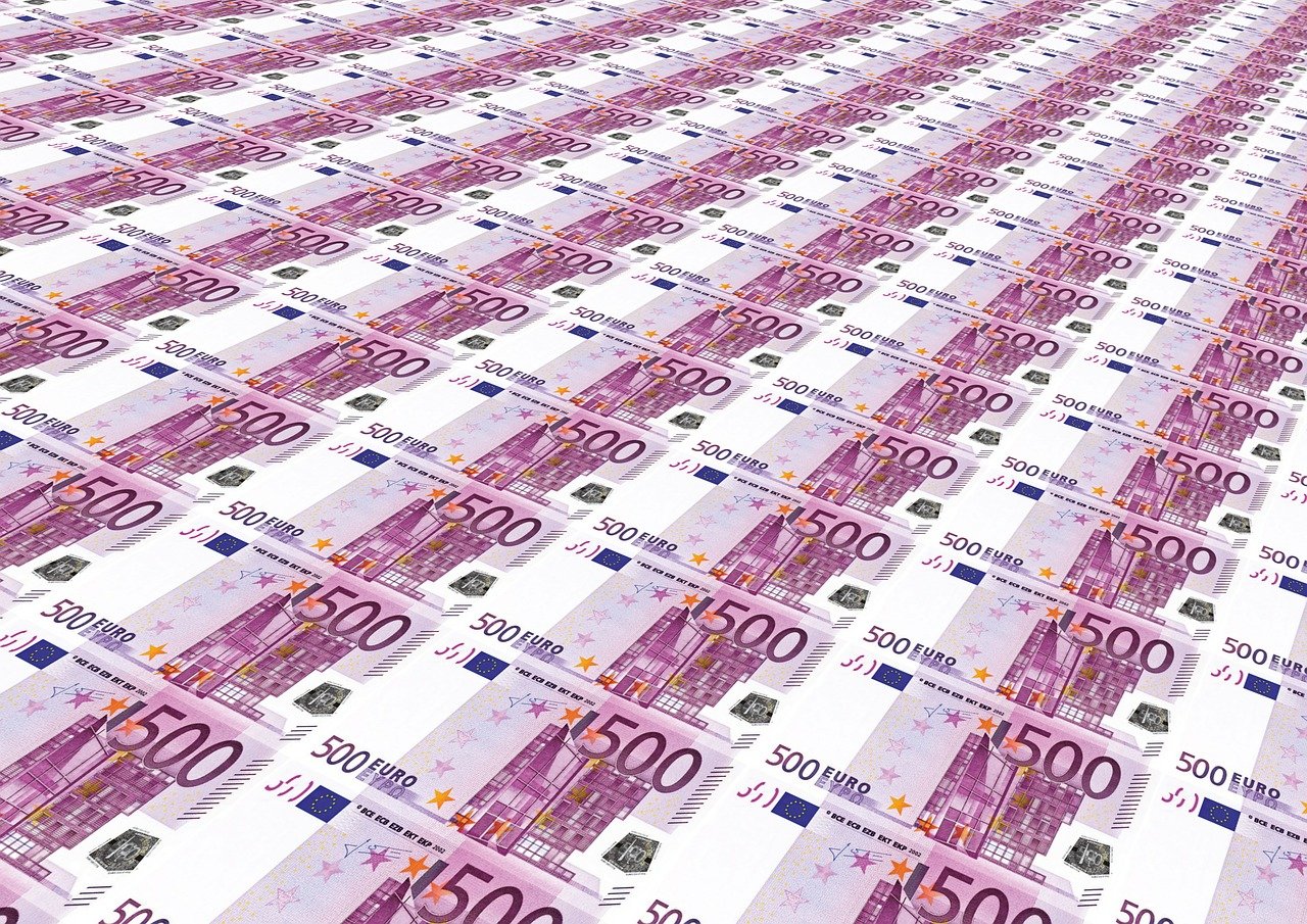 geldwäsche ist der prozess, durch den illegale erlöse in legale finanzströme umgewandelt werden. erfahren sie mehr über die methoden, risiken und rechtlichen rahmenbedingungen der geldwäsche und wie unternehmen sich schützen können.