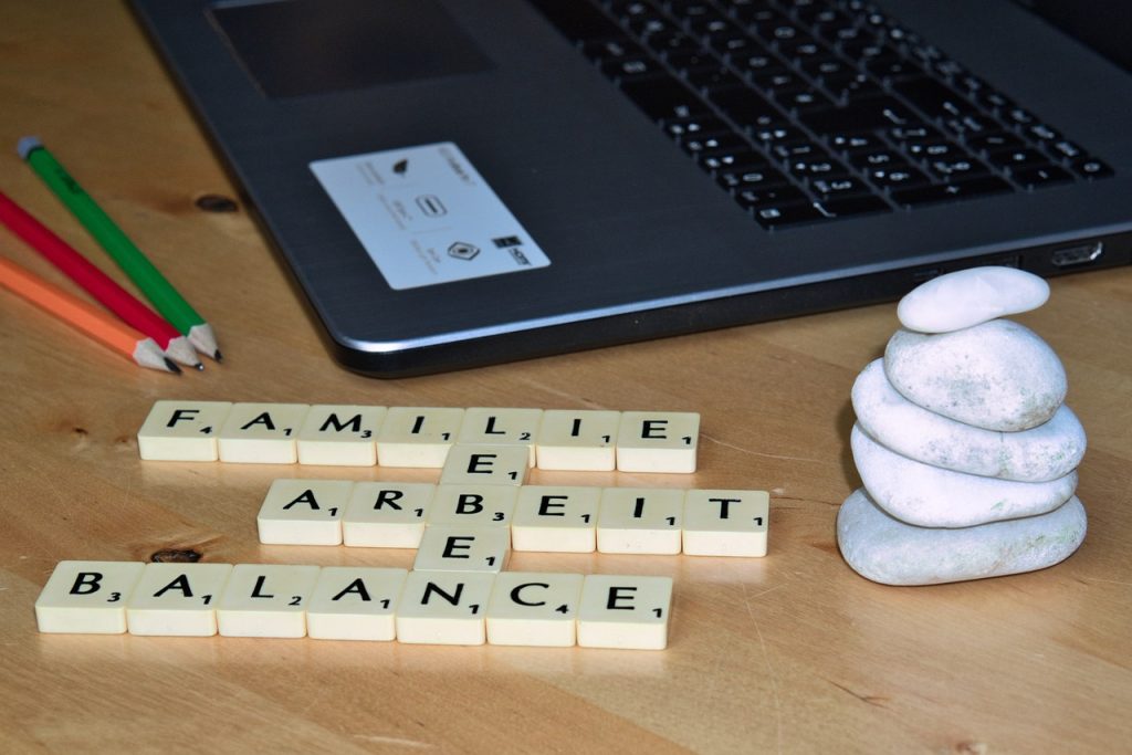 entdecken sie tipps und strategien für eine gesunde work-life-balance. erfahren sie, wie sie beruf und privatleben besser in einklang bringen und ihr wohlbefinden steigern können.
